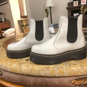 Dr. Martens 2976 Platform Chelsea Boot - White